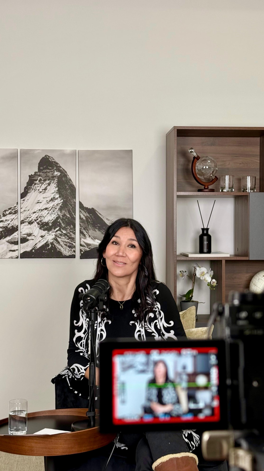 Kirsten Timmer bei Dreharbeiten im Studio